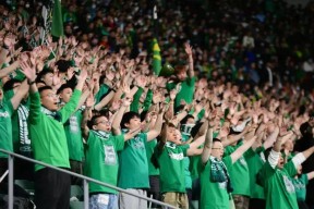 开云体育-比赛现场气氛热烈，球员们百分百投入，精彩纷呈！()