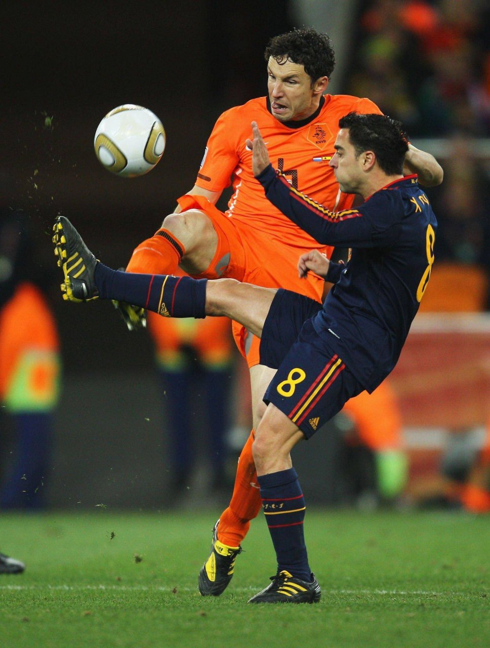 欧冠巨人对抗，强强碰撞掀起足球风暴()  第2张