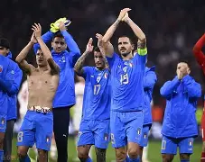 意大利足球比赛采取新的规则，得到球迷支持()  第2张